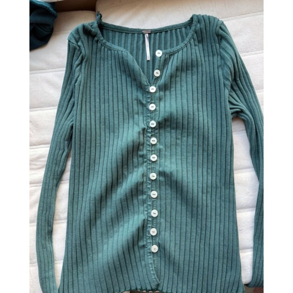 Free People Women's L Ribbed Button Cardigan Boho Cottagecore Romantic Cozy Knit - Picture 2 of 4